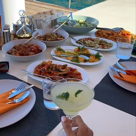 Hotel en barco Luxury Private Boat Gulet With Crew And Cook For 8 Guests *