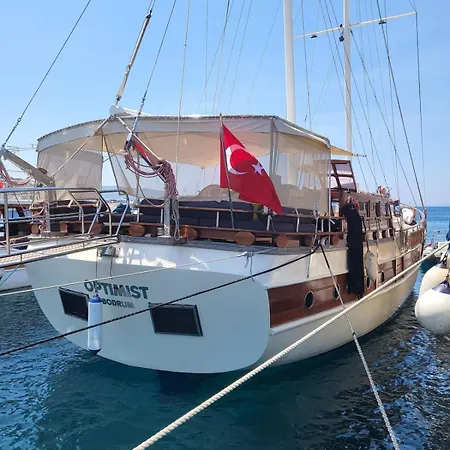 Hotel en barco Luxury Private Boat Gulet With Crew And Cook For 8 Guests Bodrum