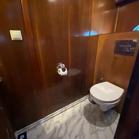 Luxury Private Boat Gulet With Crew And Cook For 8 Guests Hotel en barco *